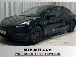 Svart Begagnad 2022 Tesla Model 3 Long Range Sedan | 319 000 kr (Bra pris)