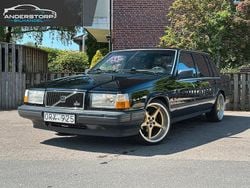 Svart Begagnad 1990 Volvo 740 Sedan | 49 900 kr