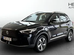 Svart (black) Begagnad 2022 MG ZS Luxury Sedan | 244 900 kr (Bra pris)
