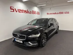 Svart Begagnad 2020 Volvo V60 Inscription Kombi | 269 000 kr (Marknadspris)