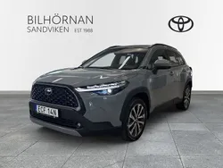 Grå Ny 2024 Toyota Corolla Cross Style SUV | 399 900 kr (Marknadspris)