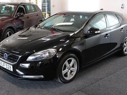 Svart Begagnad 2014 Volvo V40 Kinetic Kombi | 124 900 kr (Marknadspris)