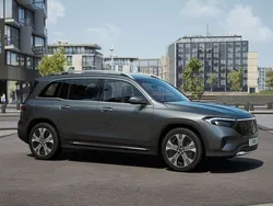 Mörkgrå (grå) Ny 2025 Mercedes EQB250+ SUV | 603 300 kr
