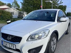 Vit Begagnad 2010 Volvo C30 Momentum Halvkombi | 35 000 kr (Marknadspris)