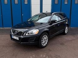 Svart Begagnad 2010 Volvo XC60 Summum SUV | 124 900 kr (Marknadspris)