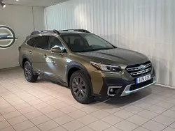 Grön Begagnad 2024 Subaru Outback SUV | 459 900 kr (Dyr)