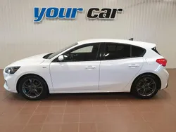 Vit Begagnad 2021 Ford Focus ST-Line Halvkombi | 179 000 kr