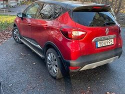 Rubinröd Begagnad 2016 Renault Captur SUV | 89 000 kr (Bra pris)