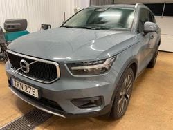 Grå (thunder grey metallic) Begagnad 2021 Volvo XC40 SUV | 309 000 kr (Marknadspris)