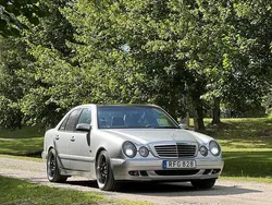Grå Begagnad 2000 Mercedes E320 Avantgarde Sedan | 85 000 kr