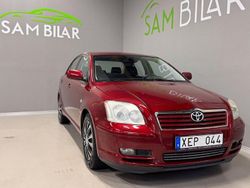 Röd Begagnad 2005 Toyota Avensis Sedan | 44 900 kr (Marknadspris)