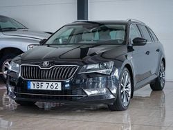 Svart Begagnad 2015 Skoda Superb LAURIN & KLEMENT Kombi | 184 500 kr (Marknadspris)