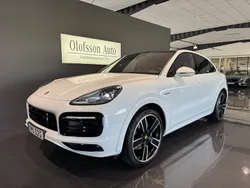 Vit Begagnad 2022 Porsche Cayenne Platinum Edition SUV | 895 000 kr (Marknadspris)