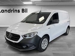Röd (vit) Begagnad 2023 Mercedes eCitan Van | 448 750 kr (Dyr)