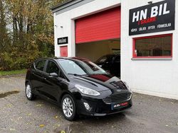 Svart Begagnad 2018 Ford Fiesta Titanium Halvkombi | 94 900 kr (Marknadspris)