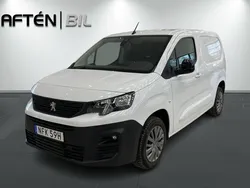 Vit Begagnad 2022 Peugeot Partner Minibuss | 299 875 kr