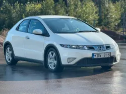 Vit Begagnad 2010 Honda Civic Sport Halvkombi | 79 900 kr (Marknadspris)