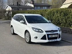 Vit Begagnad 2014 Ford Focus Titanium Kombi | 55 000 kr (Marknadspris)