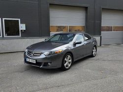 Grå Begagnad 2011 Honda Accord Executive Sedan | 99 000 kr (Marknadspris)