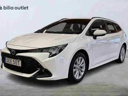 Vit Begagnad 2024 Toyota Corolla Active Kombi | 279 900 kr (Bra pris)