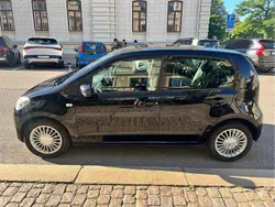 Svart Begagnad 2015 VW up! high up! Halvkombi | 45 000 kr (Marknadspris)