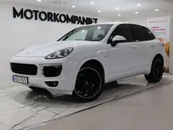 Vit Begagnad 2015 Porsche Cayenne Sport SUV | 309 900 kr (Marknadspris)