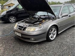 Grå Begagnad 2002 Saab 9-5 Aero Kombi | 28 000 kr (Dyr)