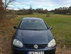 Blå Begagnad 2008 VW Golf VI Trendline Halvkombi | 25 000 kr (Marknadspris)