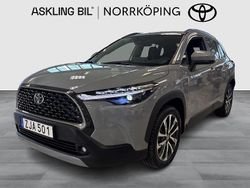 Grå Begagnad 2024 Toyota Corolla Cross Style SUV | 389 000 kr (Marknadspris)