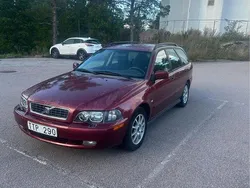 Röd Begagnad 2003 Volvo V40 Kombi | 9 500 kr (Superpris)
