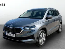 Grå Begagnad 2023 Skoda Karoq Style SUV | 329 900 kr (Marknadspris)