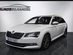 Vit Begagnad 2017 Skoda Superb Business Line Kombi | 189 000 kr (Marknadspris)