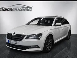 Vit Begagnad 2017 Skoda Superb Business Line Kombi | 209 900 kr (Marknadspris)