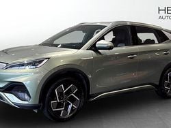 Grön (green) Begagnad 2023 BYD Atto 3 Comfort SUV | 289 900 kr (Marknadspris)