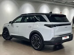 Vit okenite Ny 2024 Peugeot 5008 GT Minibuss | 569 900 kr