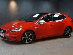 Röd Begagnad 2016 Volvo V40 R-Design Kombi | 139 900 kr (Marknadspris)