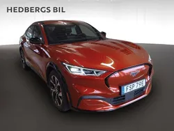 Röd Begagnad 2021 Ford Mustang Mach-E Standard Range SUV | 334 900 kr (Bra pris)