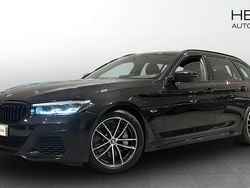 Svart (black) Begagnad 2023 BMW 530e M Sport Kombi | 438 700 kr (Lite dyr)