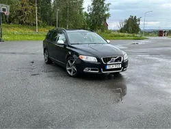 Svart Begagnad 2012 Volvo V70 R-Design Kombi | 75 000 kr (Marknadspris)
