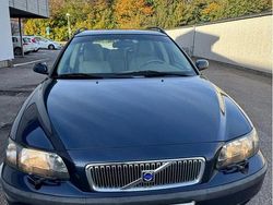 Blå Begagnad 2004 Volvo V70 Kombi | 39 990 kr (Marknadspris)