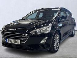 Svart Begagnad 2018 Ford Focus Titanium Kombi | 174 800 kr (Marknadspris)
