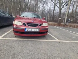 Röd Begagnad 2005 Saab 9-3 Vector Sedan | 19 000 kr (Marknadspris)