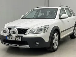 Vit Begagnad 2013 Skoda Octavia Scout Kombi | 59 000 kr (Superpris)