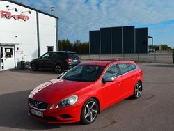 Röd Begagnad 2012 Volvo V60 R-Design Kombi | 104 900 kr (Marknadspris)