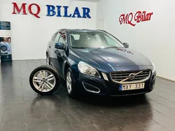 Blå Begagnad 2013 Volvo V60 Momentum Kombi | 149 900 kr (Marknadspris)