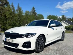 Vit Begagnad 2022 BMW 330e M Sport Kombi | 359 900 kr (Bra pris)