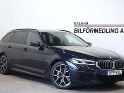 Svart Begagnad 2021 BMW 530e M Sport Kombi | 329 900 kr (Marknadspris)
