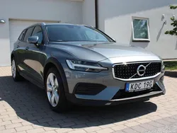 Grå Begagnad 2019 Volvo V60 CC Kombi | 295 000 kr (Marknadspris)
