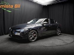 Svart Begagnad 2018 Alfa Romeo Giulia Quadrifoglio Sedan | 279 900 kr (Dyr)