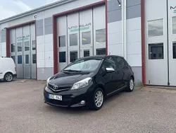 Svart Begagnad 2013 Toyota Yaris Trend Halvkombi | 69 900 kr (Marknadspris)